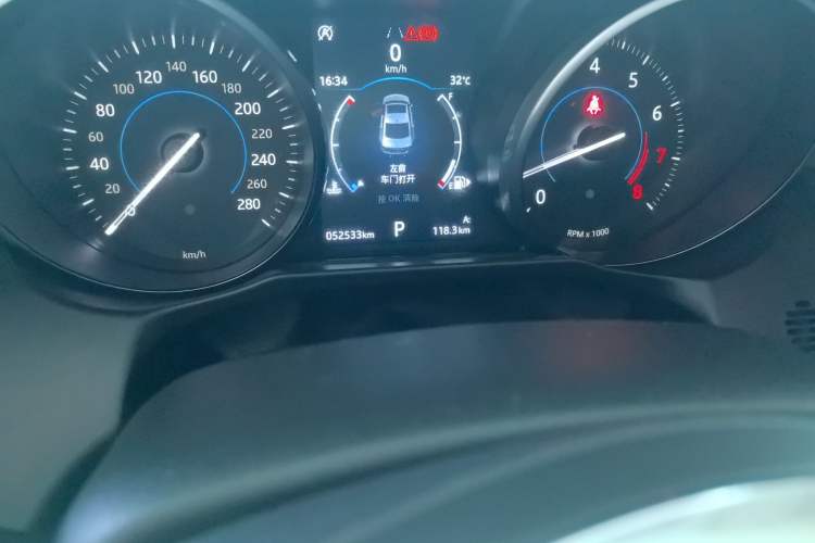 Used Jaguar XFL 2019 XFL 2.0T 200 PS Two-Wheel-Drive Elite Edition Odometer Close Up