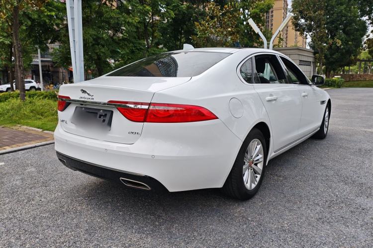 Used Jaguar XFL 2019 XFL 2.0T 200PS Two-Wheel-Drive Luxury Edition Rear Right 45 Deg
