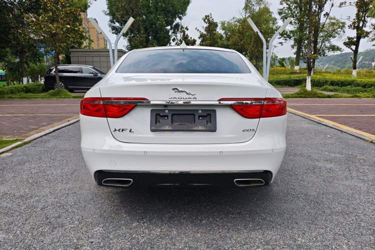 Used Jaguar XFL 2019 XFL 2.0T 200PS Two-Wheel-Drive Luxury Edition Rear
