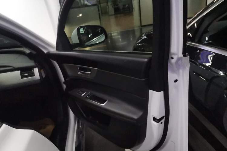 Used Jaguar XFL 2019 XFL 2.0T 200PS Two-Wheel-Drive Luxury Edition Right Front Door Interior