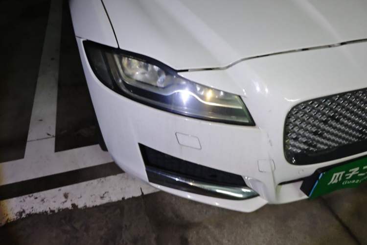 Used Jaguar XFL 2019 XFL 2.0T 250 PS Four-Wheel Drive Luxury Edition Right Front Headlight