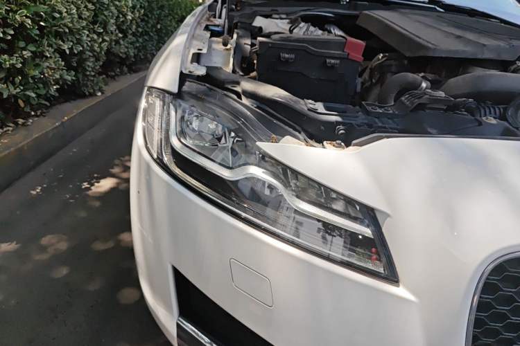 Used Jaguar XFL 2019 XFL 2.0T 250 PS Two-Wheel-Drive Luxury Edition Right Front Headlight