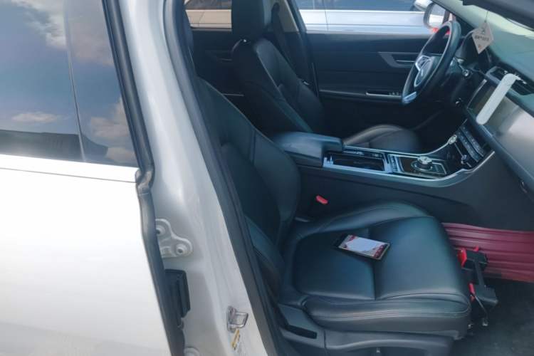 Used Jaguar XFL 2019 XFL 2.0T 200 PS Two-Wheel-Drive Elite Edition Right Front Seat