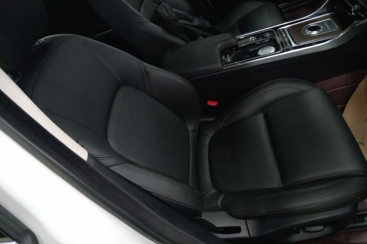 Used Jaguar XFL 2019 XFL 2.0T 200 PS Two-Wheel-Drive Elite Edition Right Front Seat