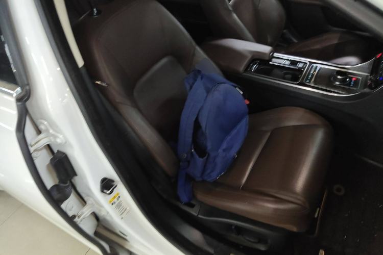Used Jaguar XFL 2019 XFL 2.0T 250 PS Two-Wheel-Drive Luxury Edition Right Front Seat