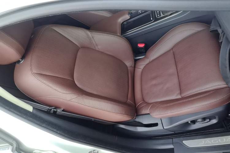 Used Jaguar XFL 2019 XFL 2.0T 250 PS Four-Wheel Drive Luxury Edition Right Front Seat