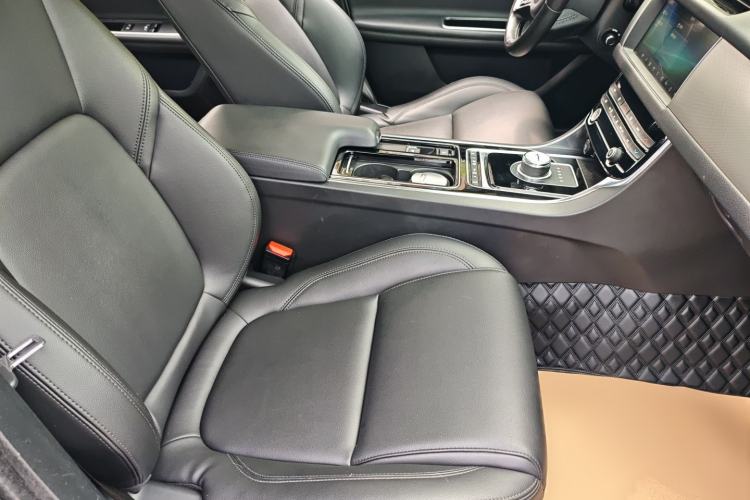 Used Jaguar XFL 2019 XFL 2.0T 200PS Two-Wheel-Drive Luxury Edition Right Front Seat