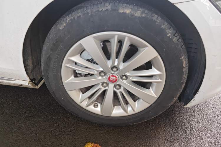 Used Jaguar XFL 2019 XFL 2.0T 200PS Two-Wheel-Drive Luxury Edition Right Front Wheel Hub