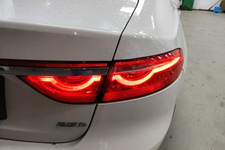 Used Jaguar XFL 2019 XFL 2.0T 250 PS Two-Wheel-Drive Luxury Edition Right Rear Taillight