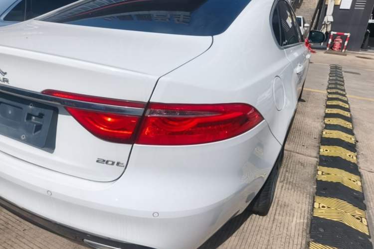Used Jaguar XFL 2019 XFL 2.0T 200 PS Two-Wheel-Drive Elite Edition Right Rear Taillight