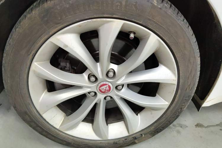 Used Jaguar XFL 2019 XFL 2.0T 250 PS Two-Wheel-Drive Luxury Edition Right Rear Wheel Hub