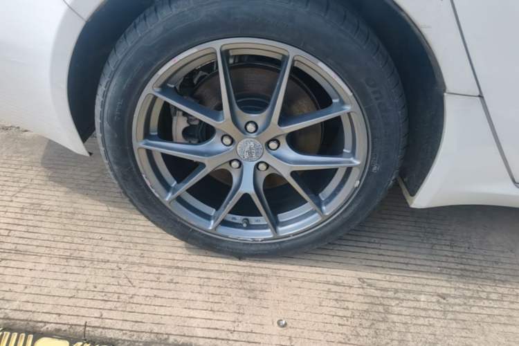 Used Jaguar XFL 2019 XFL 2.0T 200 PS Two-Wheel-Drive Elite Edition Right Rear Wheel Hub