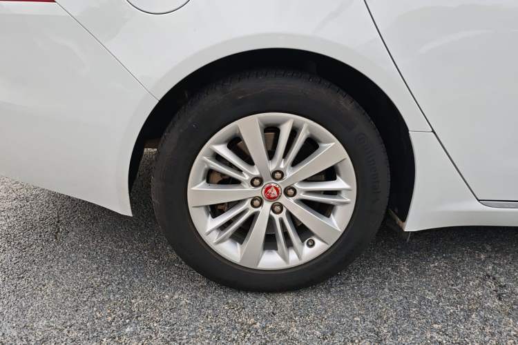 Used Jaguar XFL 2019 XFL 2.0T 200PS Two-Wheel-Drive Luxury Edition Right Rear Wheel Hub