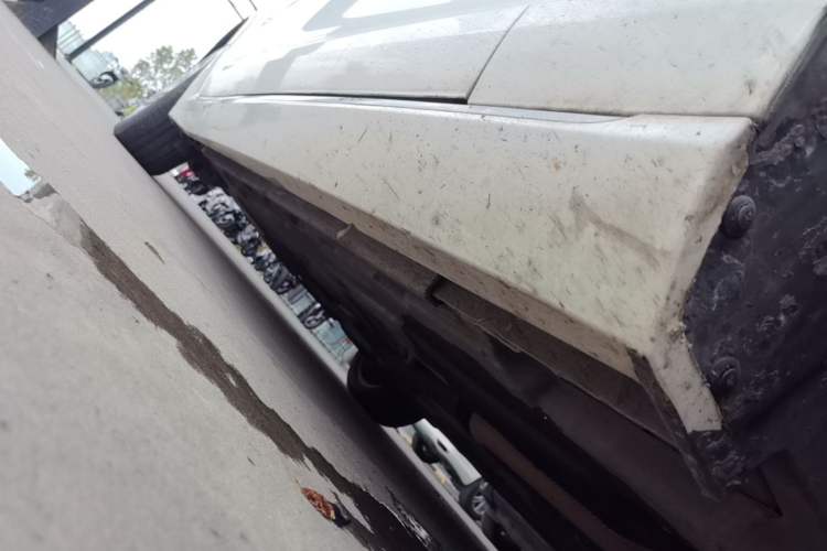 Used Jaguar XFL 2019 XFL 2.0T 250 PS Four-Wheel Drive Luxury Edition Right Side Sill
