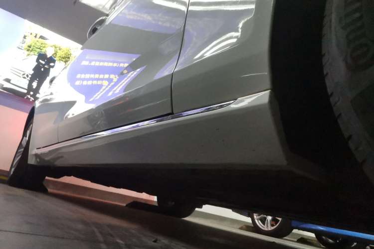 Used Jaguar XFL 2019 XFL 2.0T 200PS Two-Wheel-Drive Luxury Edition Right Side Sill