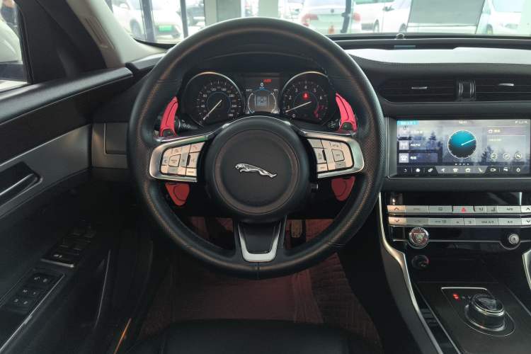 Used Jaguar XFL 2019 XFL 2.0T 200 PS Two-Wheel-Drive Elite Edition Steering Wheel