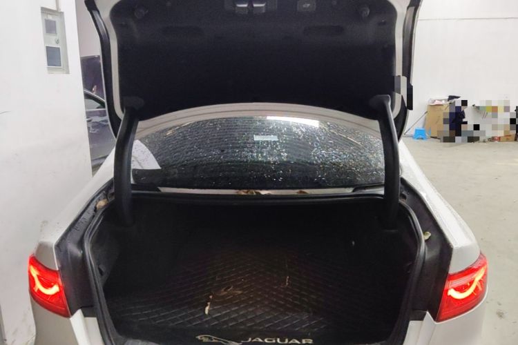 Used Jaguar XFL 2019 XFL 2.0T 250 PS Two-Wheel-Drive Luxury Edition Trunk