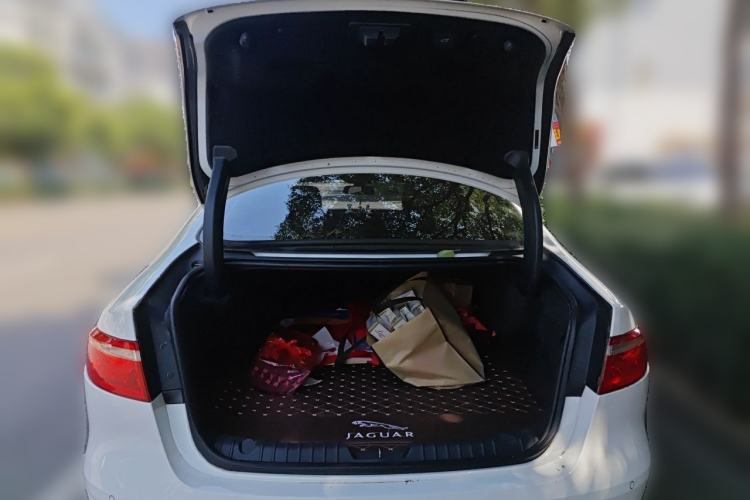 Used Jaguar XFL 2019 XFL 2.0T 250 PS Two-Wheel-Drive Luxury Edition Trunk
