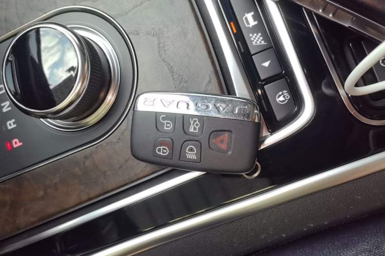 Used Jaguar XFL 2019 XFL 2.0T 250 PS Four-Wheel Drive Luxury Edition Vehicle Key