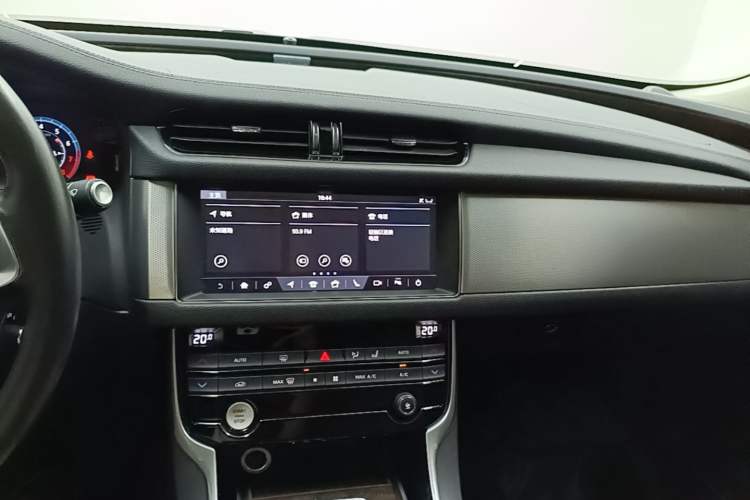 Used Jaguar XFL 2020 XFL 2.0T P250 Four-Wheel Drive Luxury Edition Audio And AC Panel