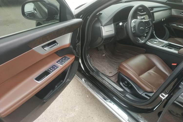 Used Jaguar XFL 2020 XFL 2.0T P250 Two-Wheel-Drive Luxury Edition Driver Seat