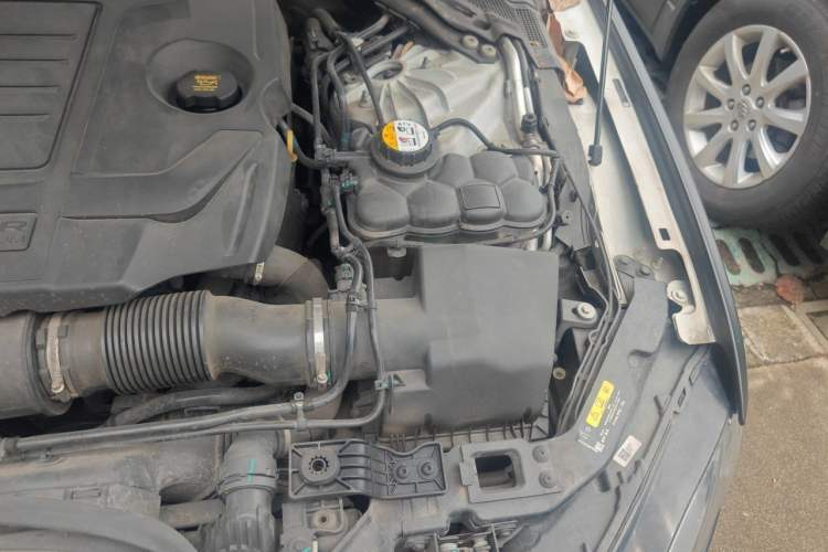 Used Jaguar XFL 2020 XFL 2.0T P200 Two-Wheel-Drive Elite Edition Engine Bay Left