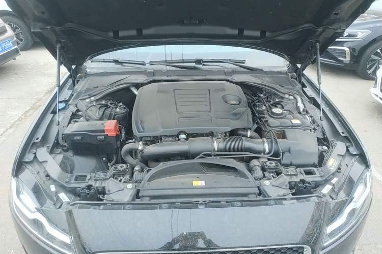 Used Jaguar XFL 2020 XFL 2.0T P250 Two-Wheel-Drive Luxury Edition Engine Bay