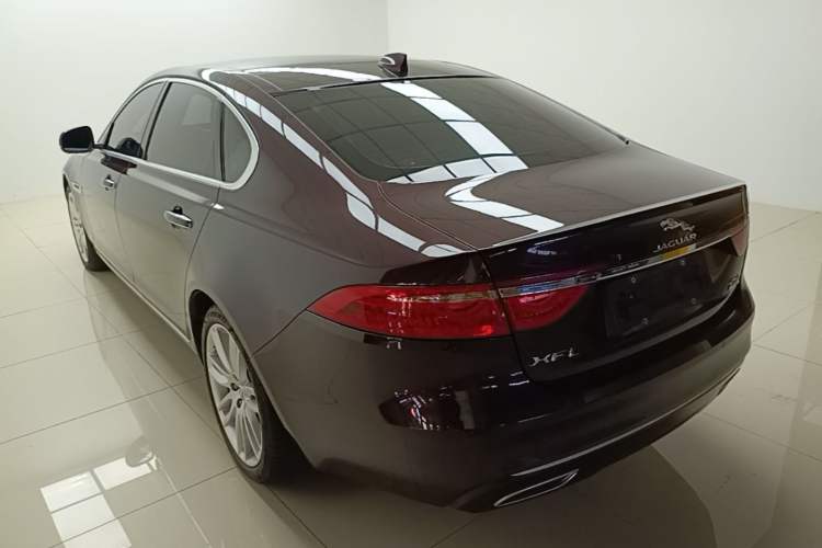 Used Jaguar XFL 2020 XFL 2.0T P250 Four-Wheel Drive Luxury Edition Exterior 2