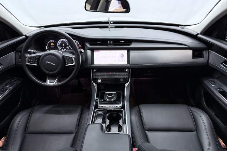 Used Jaguar XFL 2020 XFL 2.0T P200 Two-Wheel-Drive Elite Edition Interior 1