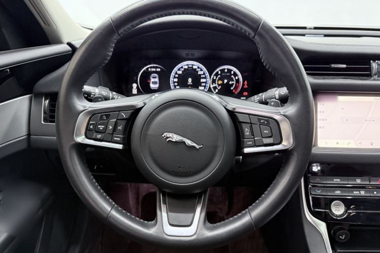 Used Jaguar XFL 2020 XFL 2.0T P200 Two-Wheel-Drive Elite Edition Interior 2