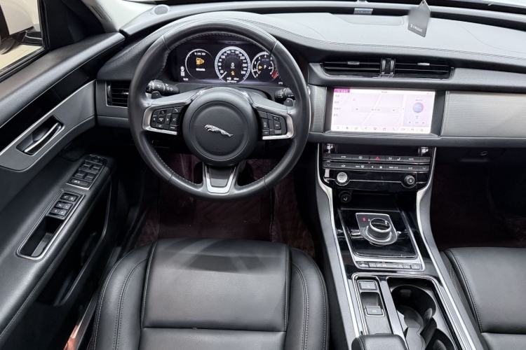 Used Jaguar XFL 2020 XFL 2.0T P200 Two-Wheel-Drive Elite Edition Interior 3