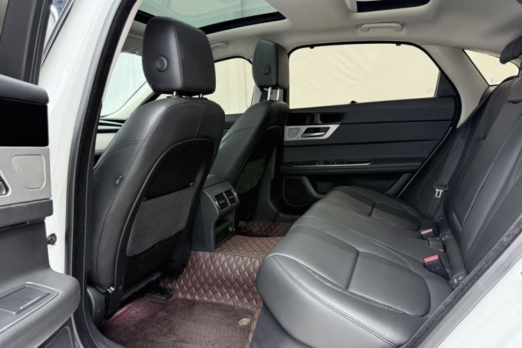 Used Jaguar XFL 2020 XFL 2.0T P200 Two-Wheel-Drive Elite Edition Interior 5