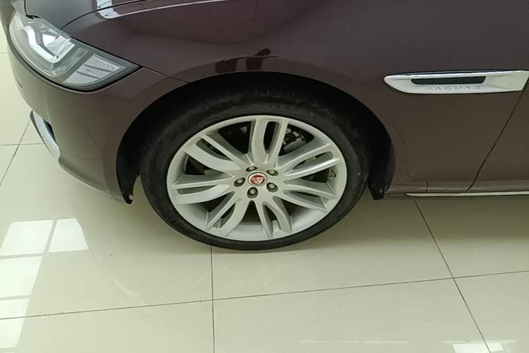 Used Jaguar XFL 2020 XFL 2.0T P250 Four-Wheel Drive Luxury Edition Left Front Wheel Hub