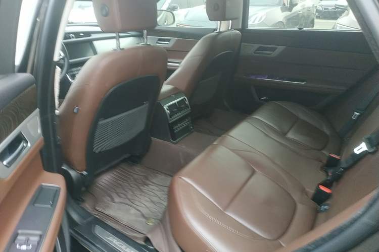 Used Jaguar XFL 2020 XFL 2.0T P250 Two-Wheel-Drive Luxury Edition Left Rear Seat
