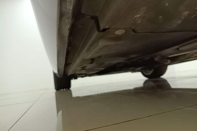 Used Jaguar XFL 2020 XFL 2.0T P250 Four-Wheel Drive Luxury Edition Left Side Sill