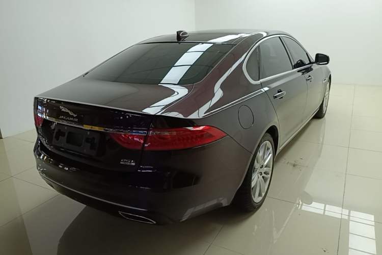Used Jaguar XFL 2020 XFL 2.0T P250 Four-Wheel Drive Luxury Edition Rear Right 45 Deg