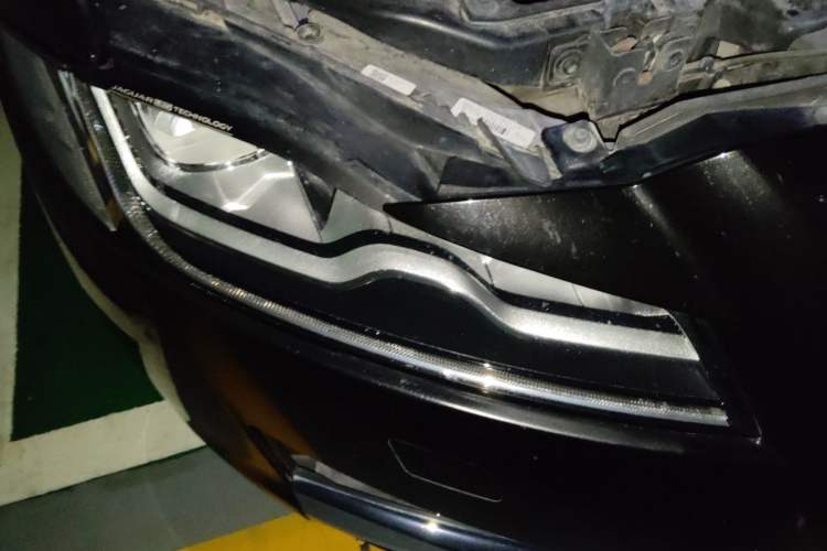 Used Jaguar XFL 2020 XFL 2.0T P250 Four-Wheel Drive Luxury Edition Right Front Headlight