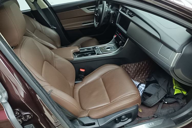 Used Jaguar XFL 2020 XFL 2.0T P250 Four-Wheel Drive Luxury Edition Right Front Seat