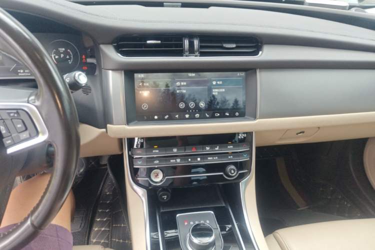 Used Jaguar XFL 2020 XFL 2.0T P200 Two-Wheel-Drive Elite Edition Audio And AC Panel