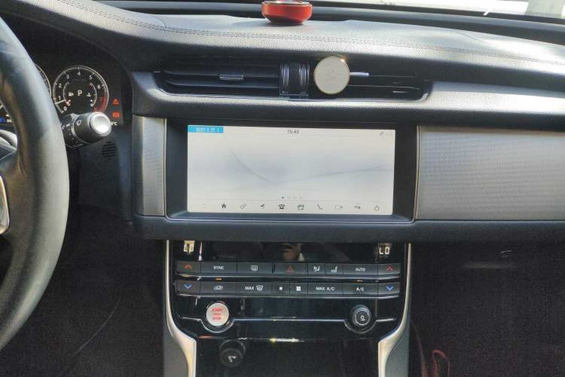 Used Jaguar XFL 2020 XFL 2.0T P200 Two-Wheel-Drive Elite Edition Audio And AC Panel