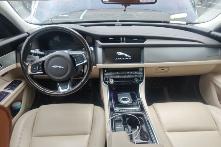 Used Jaguar XFL 2020 XFL 2.0T P200 Two-Wheel-Drive Elite Edition Center Console