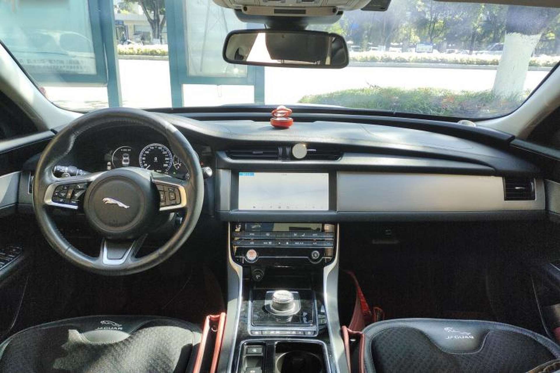 Used Jaguar XFL 2020 XFL 2.0T P200 Two-Wheel-Drive Elite Edition Center Console
