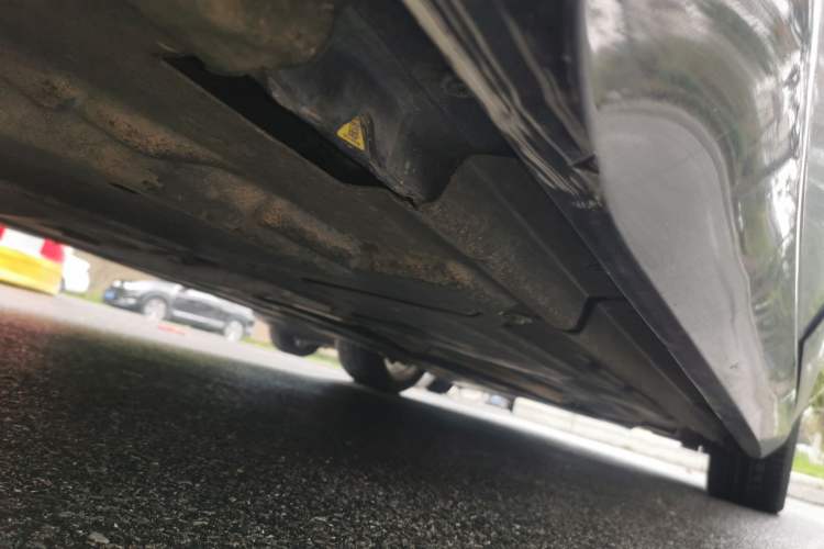 Used Jaguar XFL 2020 XFL 2.0T P200 Two-Wheel-Drive Rally Flag Edition Chassis Rear Right