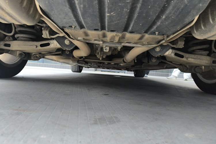 Used Jaguar XFL 2020 XFL 2.0T P200 Two-Wheel-Drive Elite Edition Chassis Rear