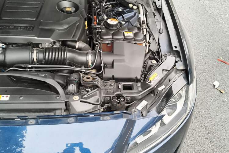 Used Jaguar XFL 2020 XFL 2.0T P200 Two-Wheel-Drive Elite Edition Engine Bay Left