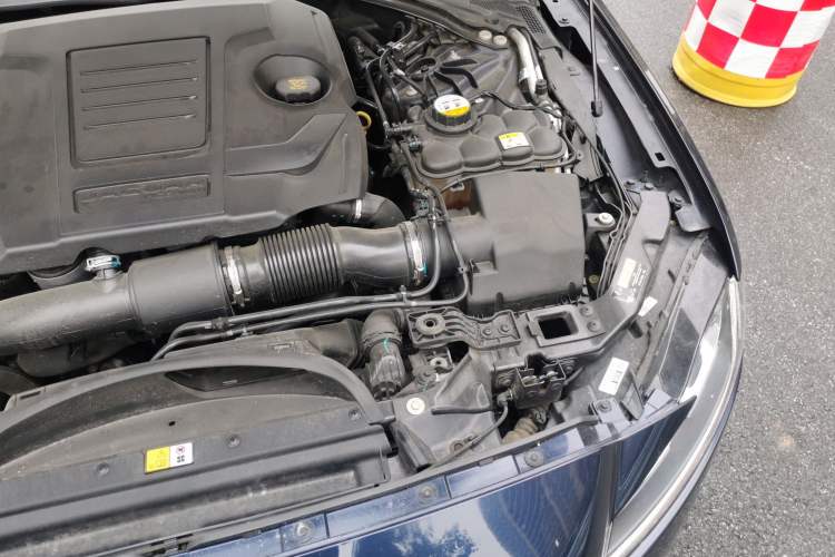 Used Jaguar XFL 2020 XFL 2.0T P200 Two-Wheel-Drive Rally Flag Edition Engine Bay Left