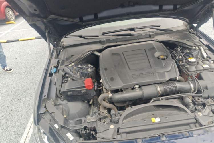 Used Jaguar XFL 2020 XFL 2.0T P200 Two-Wheel-Drive Elite Edition Engine Bay Right