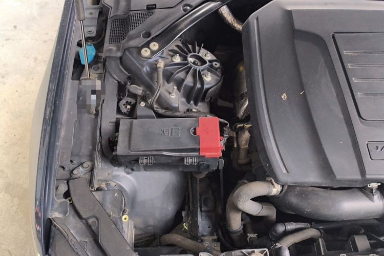 Used Jaguar XFL 2020 XFL 2.0T P200 Two-Wheel-Drive Elite Edition Engine Bay Right