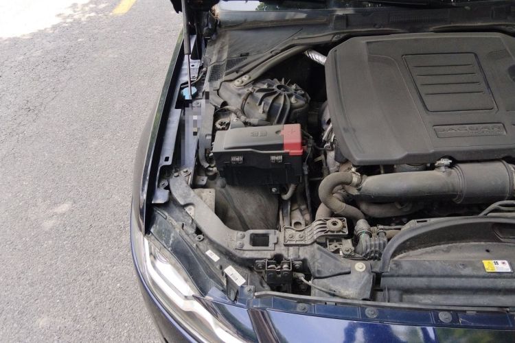 Used Jaguar XFL 2020 XFL 2.0T P250 Two-Wheel-Drive Luxury Edition Engine Bay Right