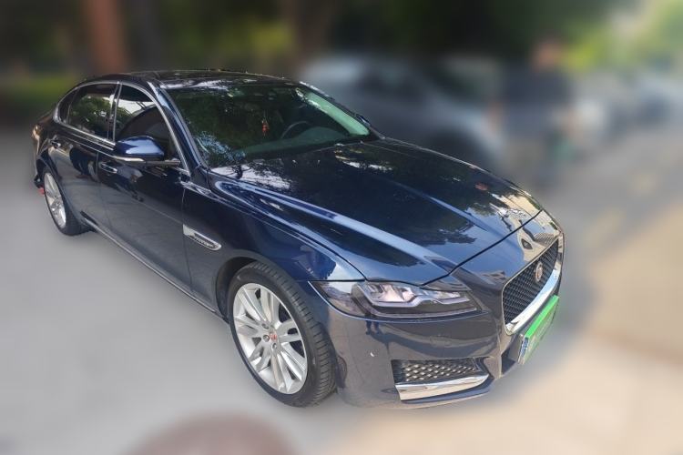 Used Jaguar XFL 2020 XFL 2.0T P250 Four-Wheel Drive Luxury Edition Front Right 45 Deg